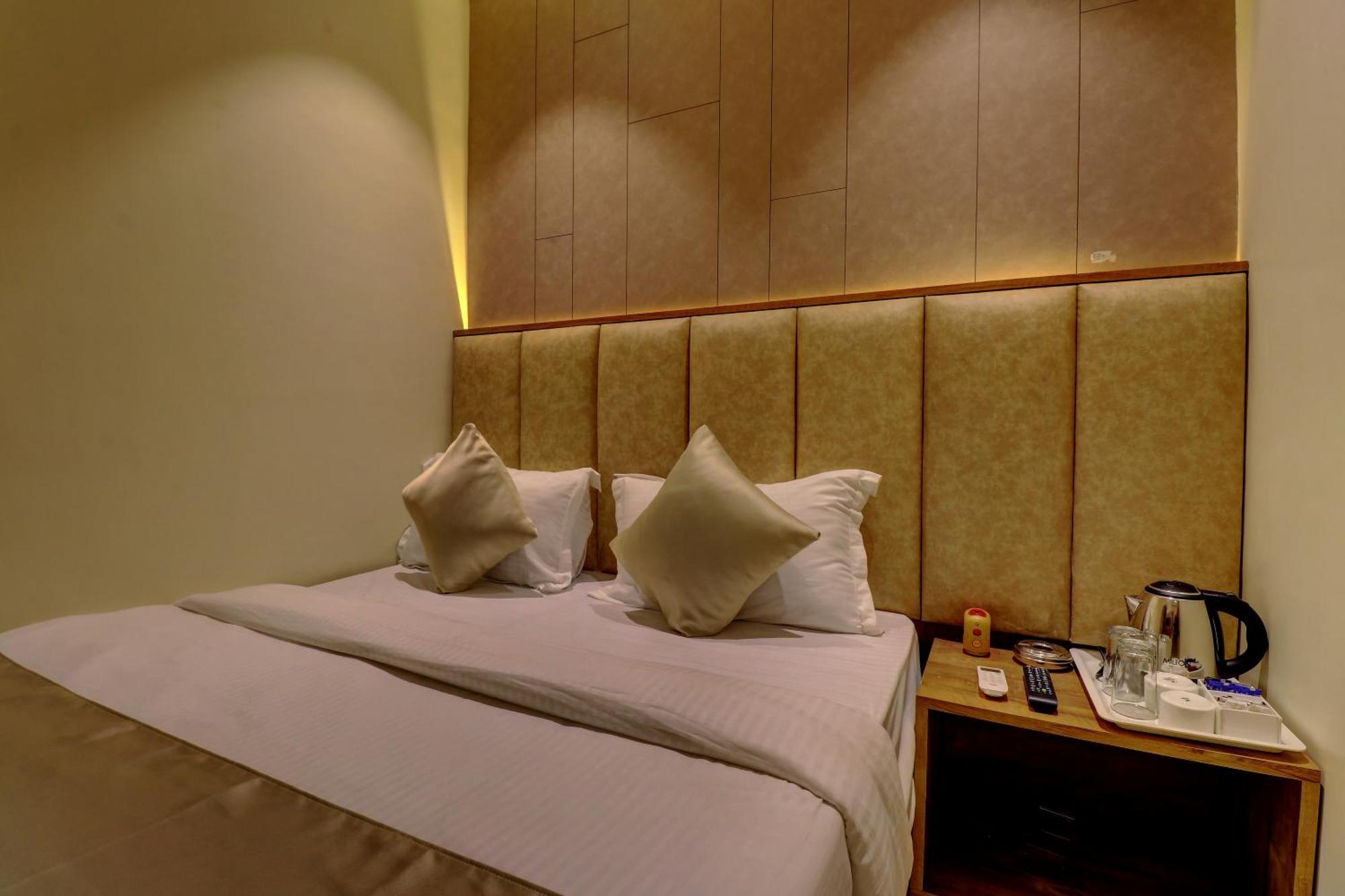 Hotel Amber Suite Near Mumbai Airport Buitenkant foto